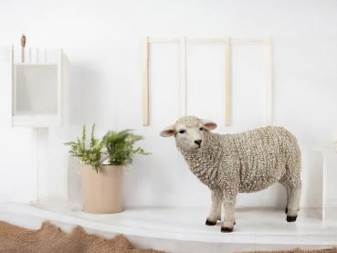 Preview: Dekoration für Frühling und Ostern: Naturgetreues stehendes Schaf, 43 cm